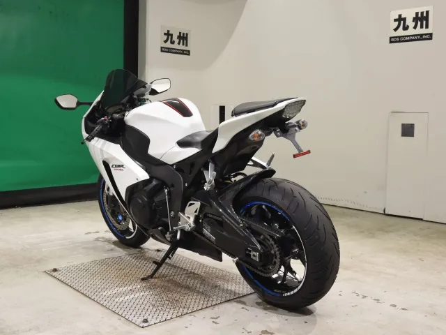 Honda CBR1000RR 2015, белый, фото 6