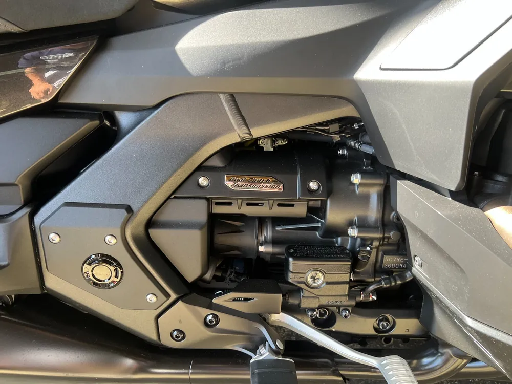 Honda GL1800 2026, чёрный, фото 9