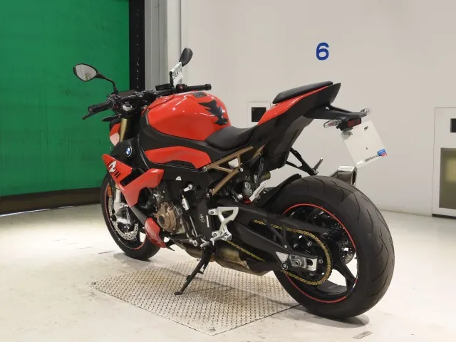 BMW S1000R 2021, красный, фото 6