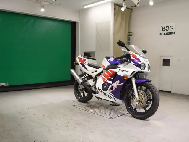 Honda CBR250RR, white | red | blue, фото 3