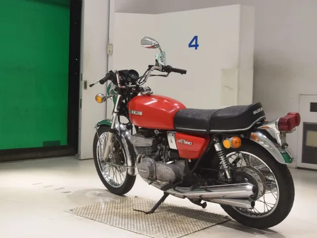 Suzuki GT380 2003, красный, фото 6