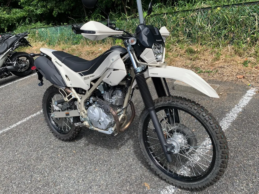 Kawasaki KLX230 Sherpa, айвори, фото 2