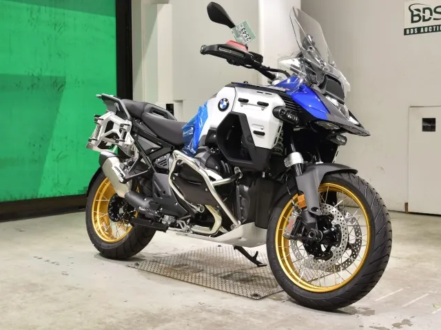 BMW R1300Gs Adv Asa 2026, white | red | blue, фото 3