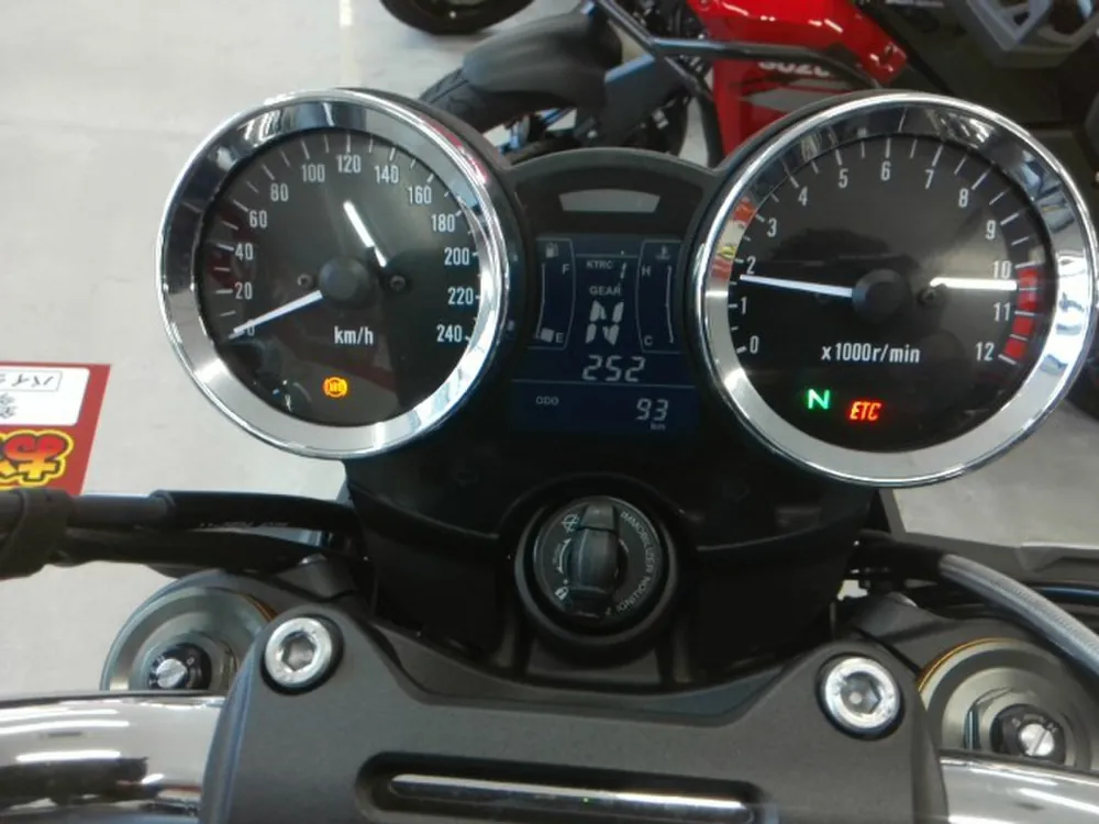 Kawasaki Z900RS 2024, чёрный, фото 3