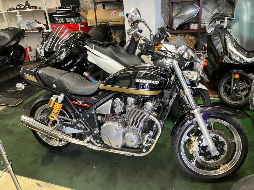 Kawasaki ZRX1100 1993, золотистый, фото 3
