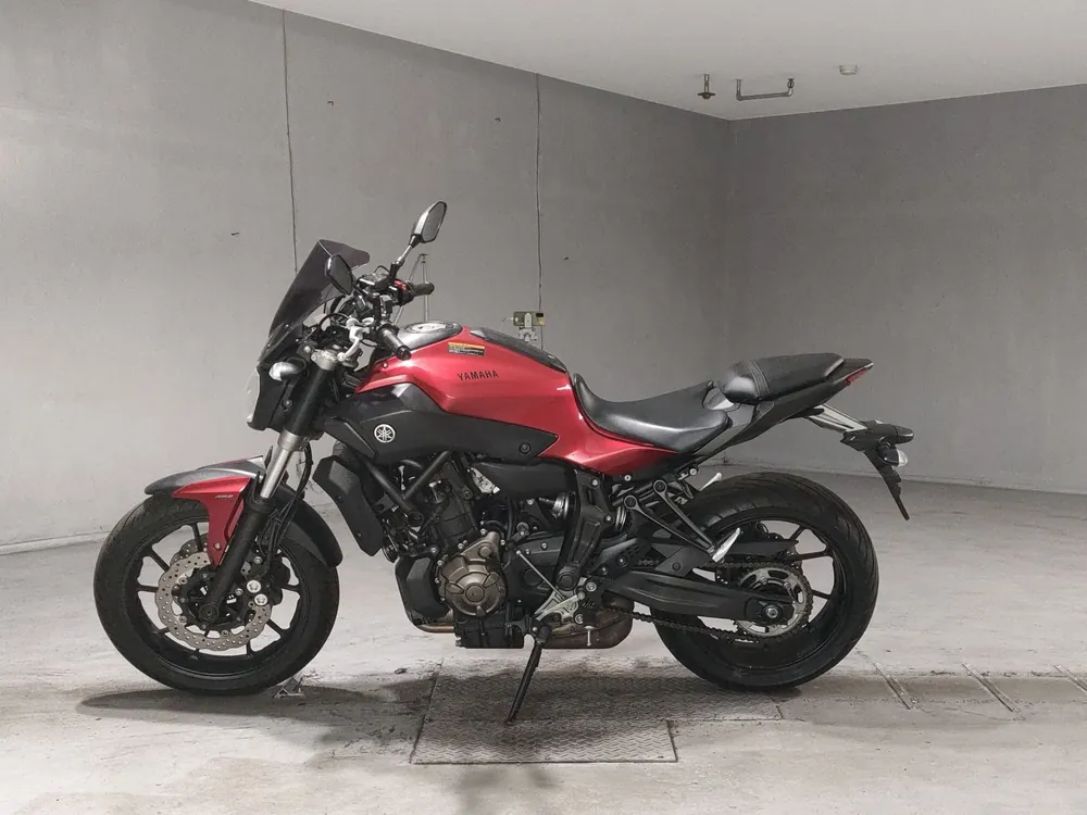 Yamaha MT-07 2018, красный, фото 2
