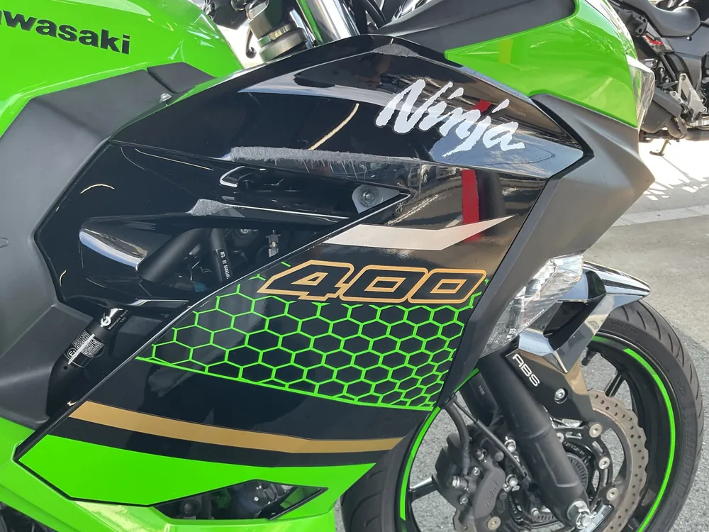 Kawasaki Ninja 400 2019, lime, фото 18