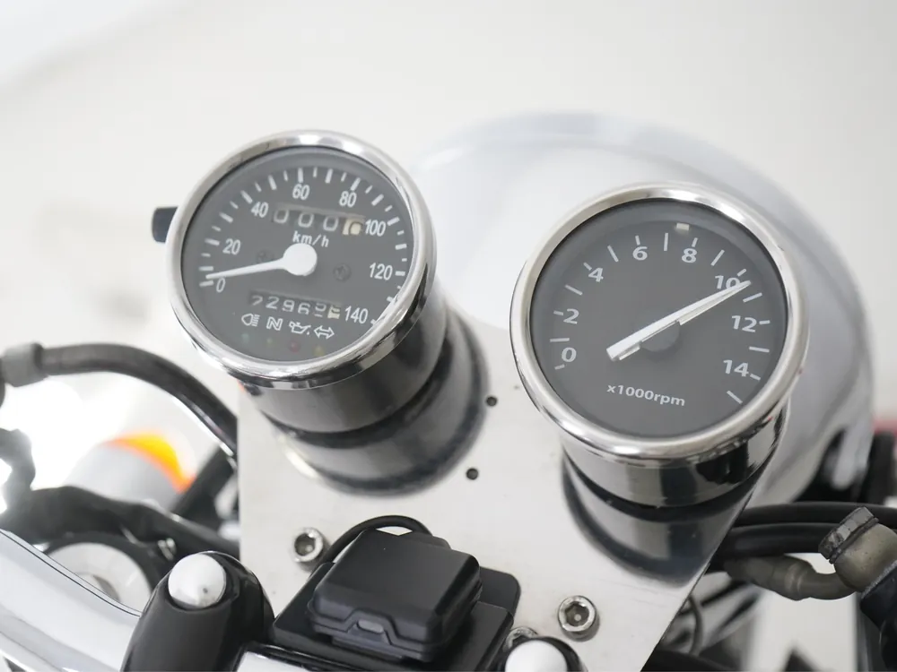 Triumph Thruxton 2008, красный, фото 3