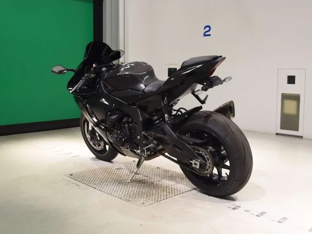 Yamaha YZF-R1M 2022, чёрный, фото 6