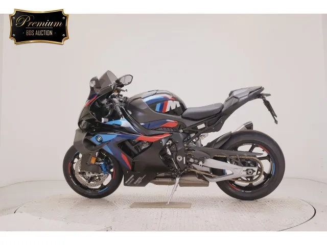 BMW M1000Rr 2025, чёрный, красный, синий, фото 2
