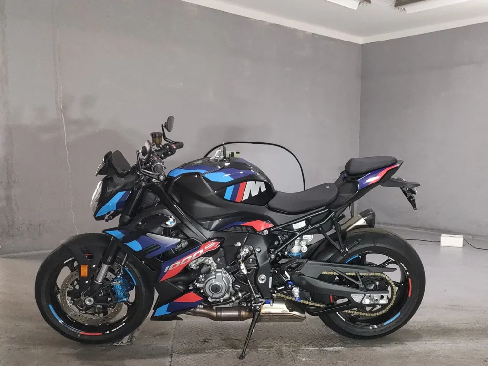 BMW M1000R 2024, black / blue, фото 2