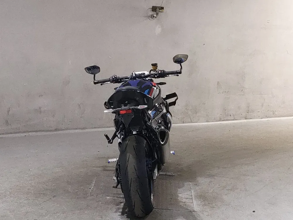 BMW M1000R 2024, black / blue, фото 4