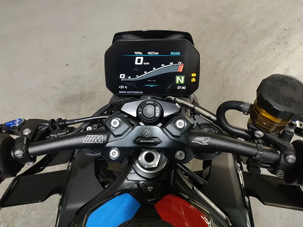 BMW M1000R 2024, black / blue, фото 5