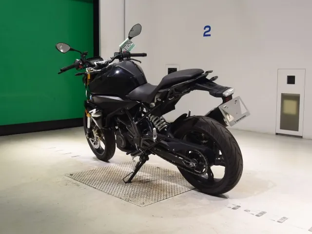 BMW G310R 2026, чёрный, фото 6