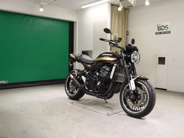 Kawasaki Z900RS 2025, light brown, фото 3