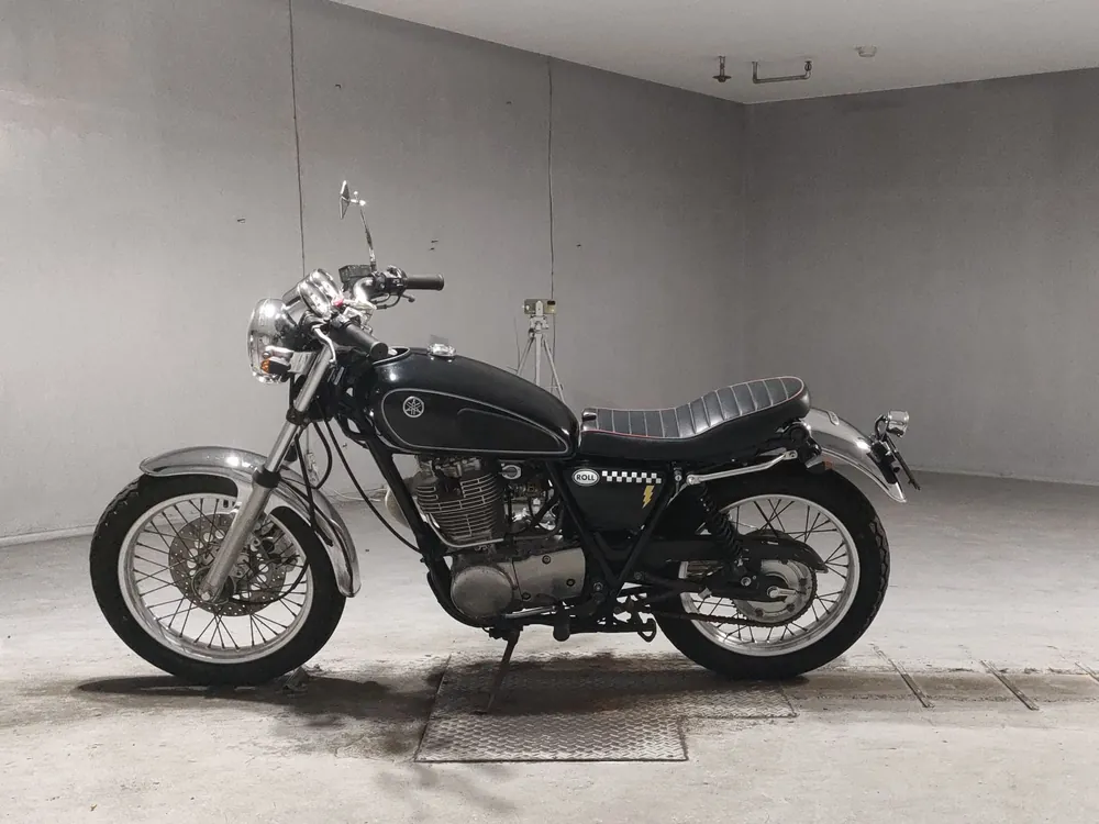 Yamaha SR400 2008, чёрный, фото 2