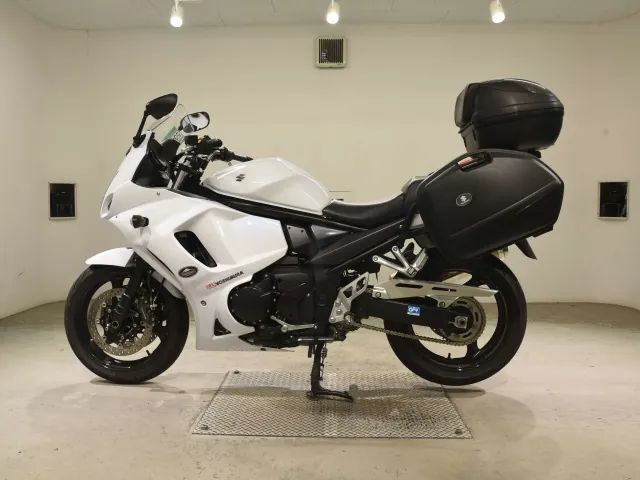 Suzuki Bandit 1250S 2015, белый, фото 2