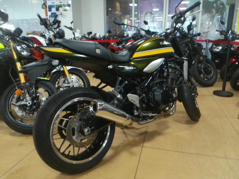 Kawasaki Z900RS 2021, зелёный, фото 2