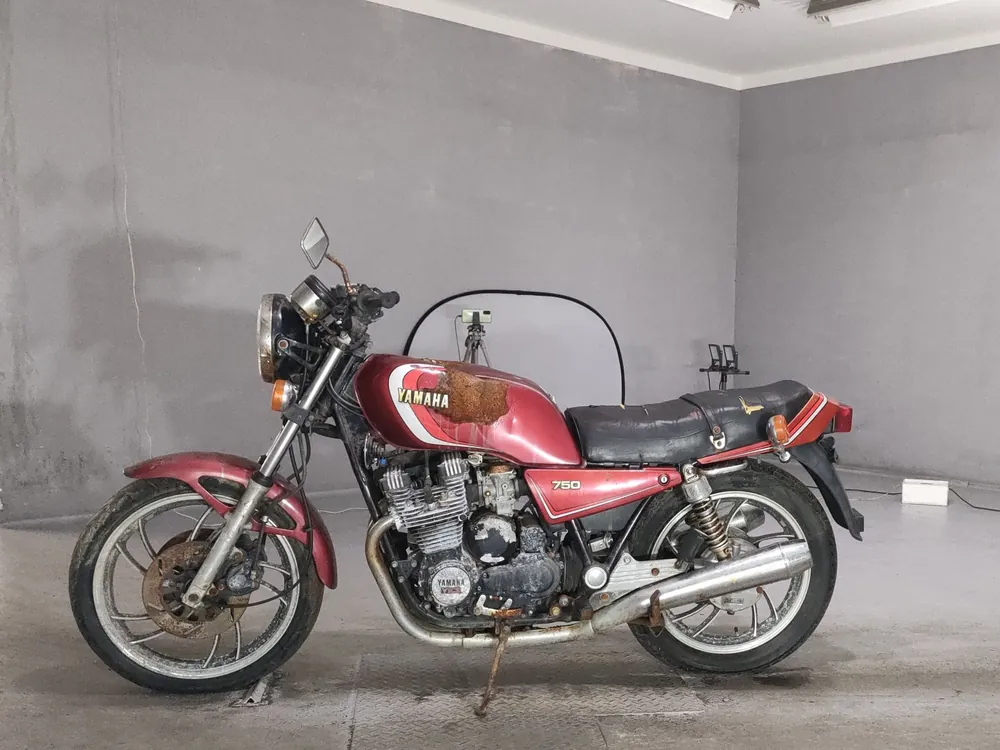 Yamaha XJ750E, красный, фото 2