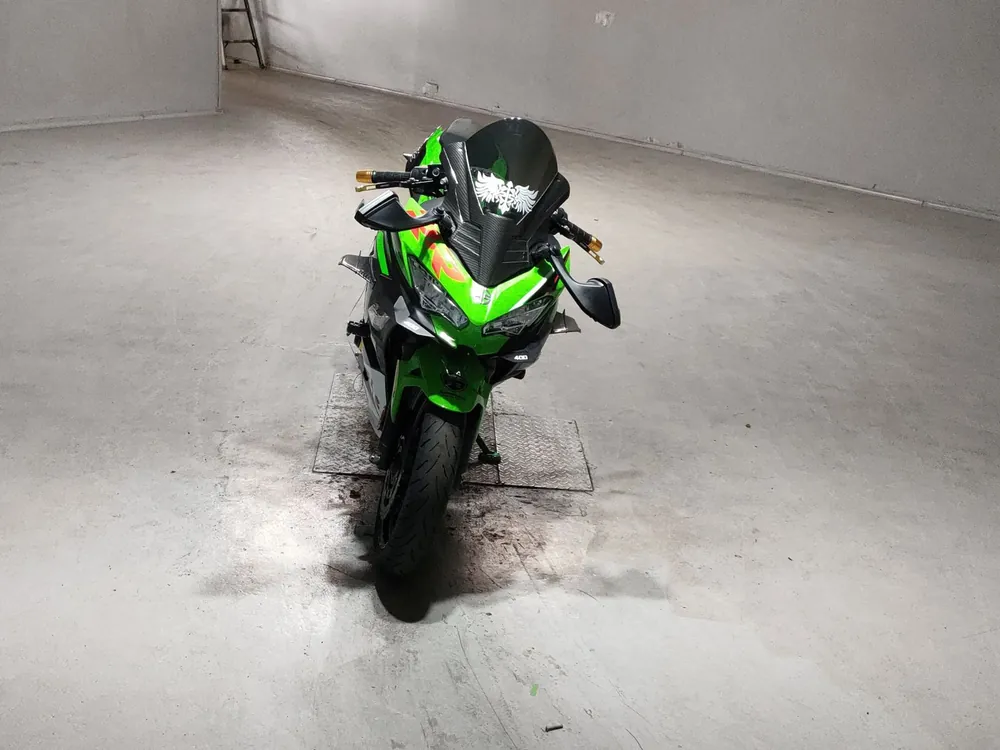 Kawasaki Ninja 400 2022, black / green, фото 3