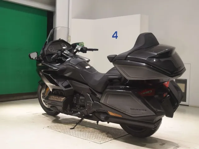 Honda GL1800 2026, black | gunmetal, фото 6