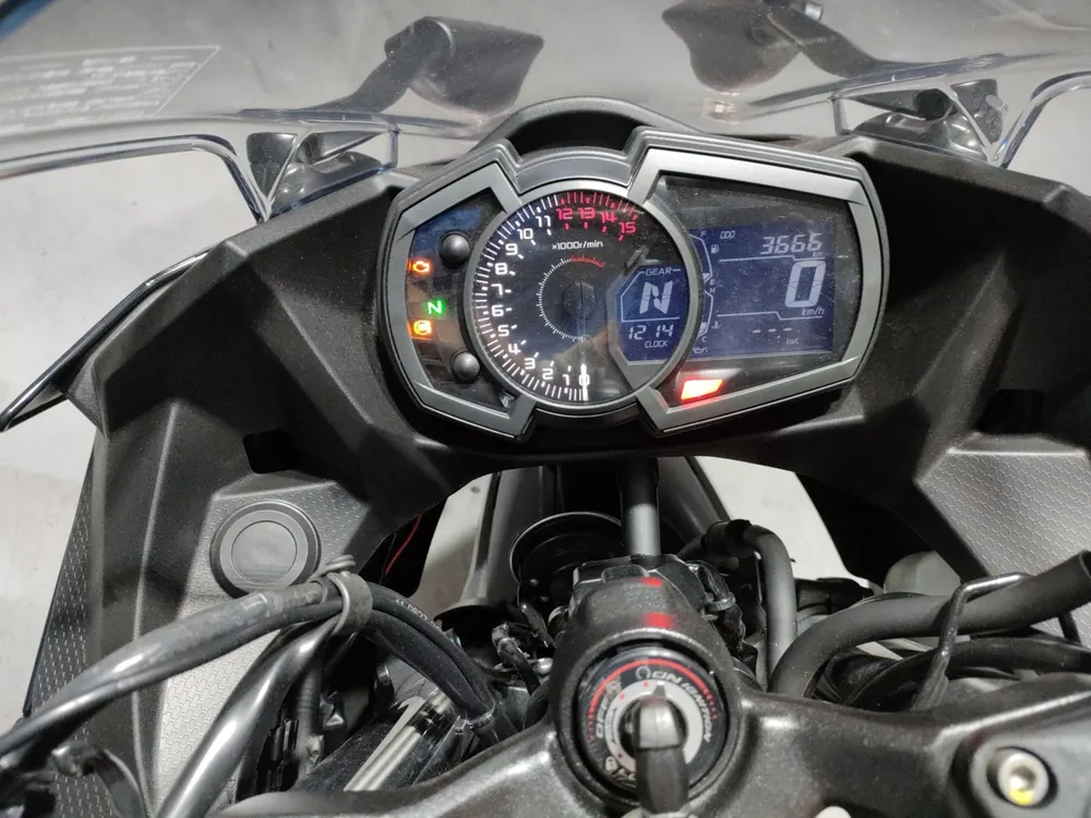 Kawasaki Z400 2024, black/gray, фото 5