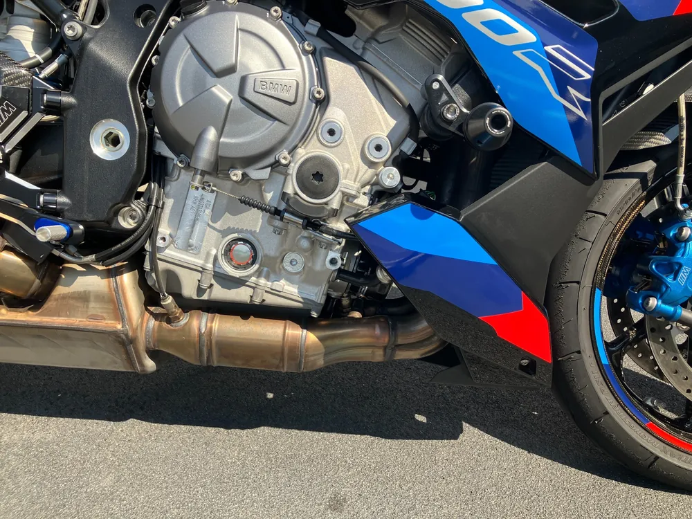 BMW M1000R 2024, чёрный, фото 17