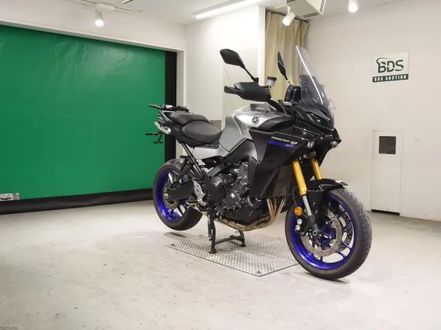 Yamaha Tracer 9 GT 2021, чёрный, серебристый, фото 3