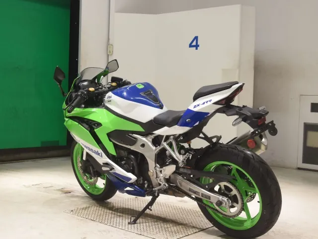 Kawasaki ZX-4R SE 2024, white | green, фото 6