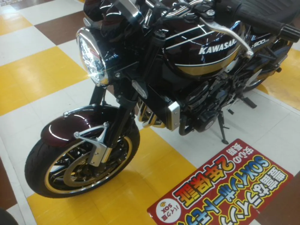 Kawasaki Z900RS 2024, black / dark red wine, фото 4