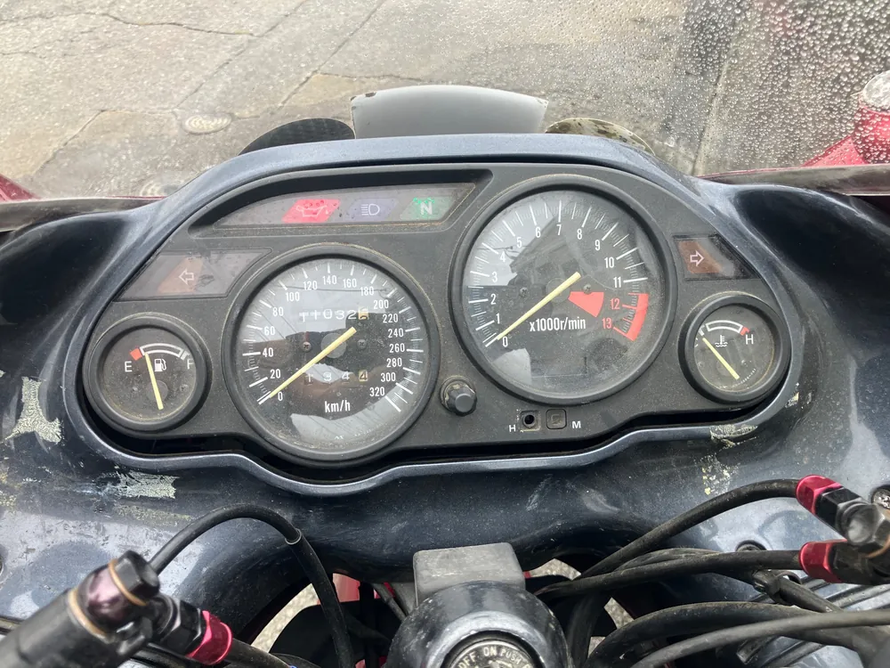 Kawasaki ZZ-R1100 1995, w red, фото 3