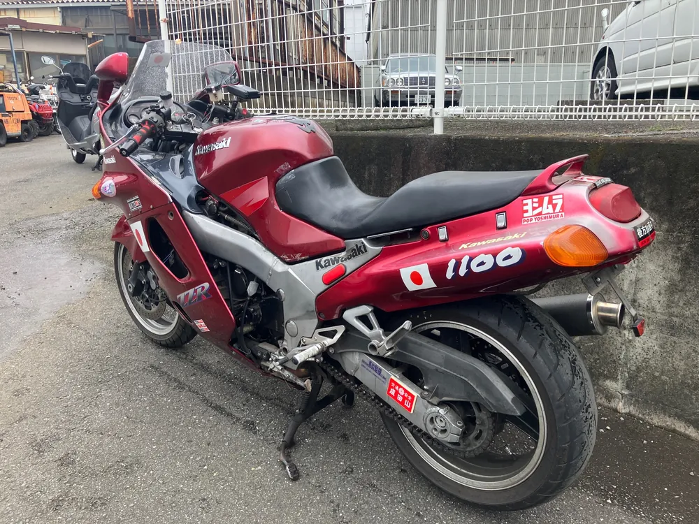 Kawasaki ZZ-R1100 1995, w red, фото 5
