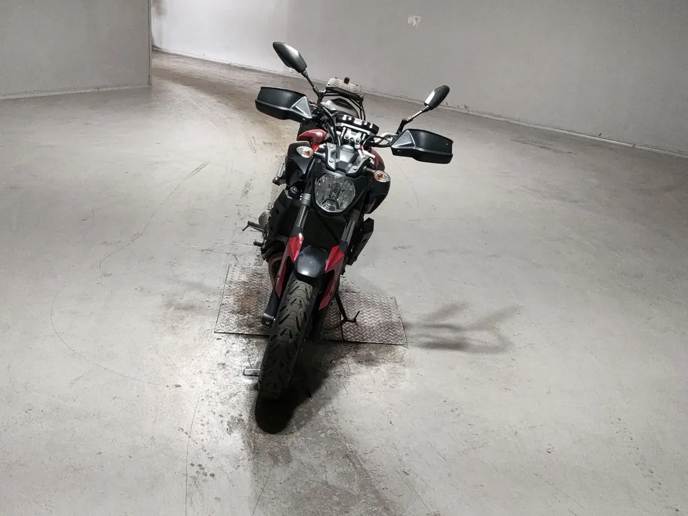 Yamaha MT-07 2016, красный, фото 3