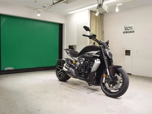 Ducati X Diavel V4 2025, dark red wine, фото 3
