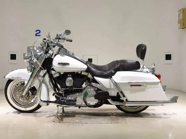 Harley-Davidson FLHRC1580 2000, белый, фото 2