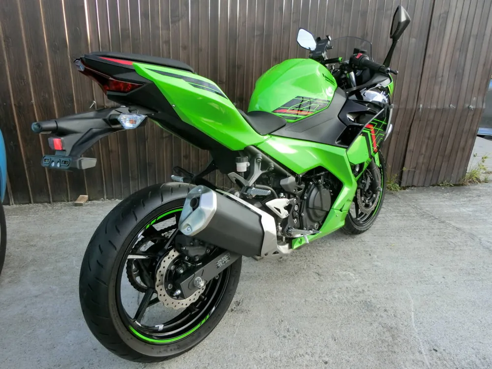 Kawasaki Ninja 400 2024, фото 4