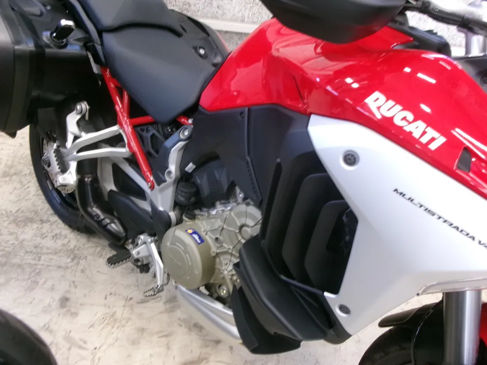 Ducati Multistrada V4S 2023, silver / red, фото 14