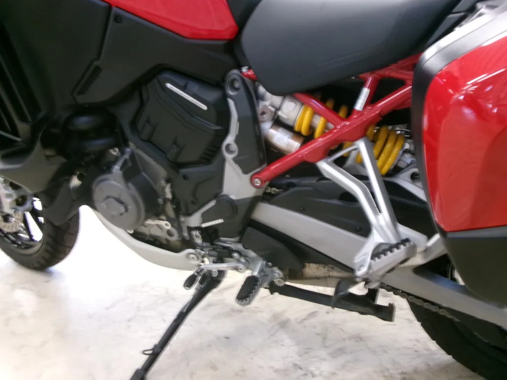 Ducati Multistrada V4S 2023, silver / red, фото 8