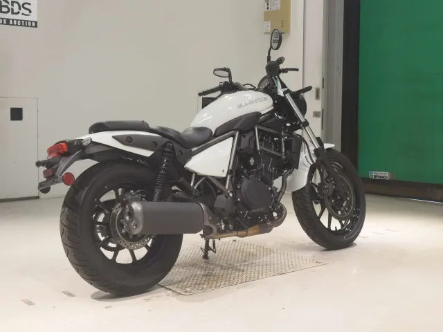 Kawasaki Eliminator 400SE 2025, белый, фото 5