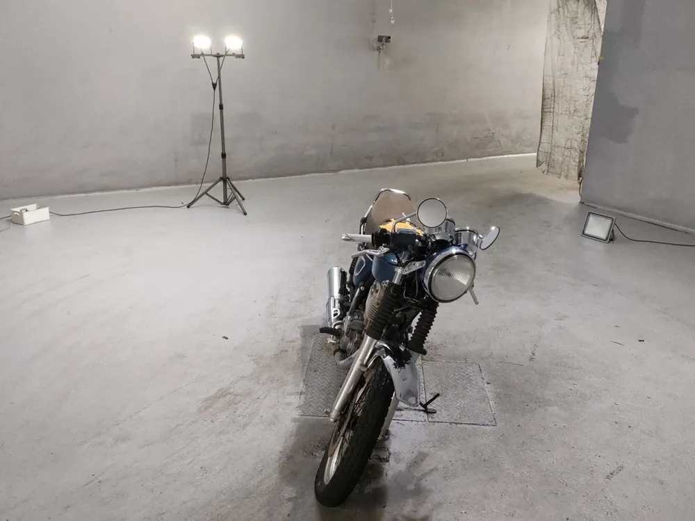 Yamaha SR400 Final Edition Limited 2020, синий, фото 3
