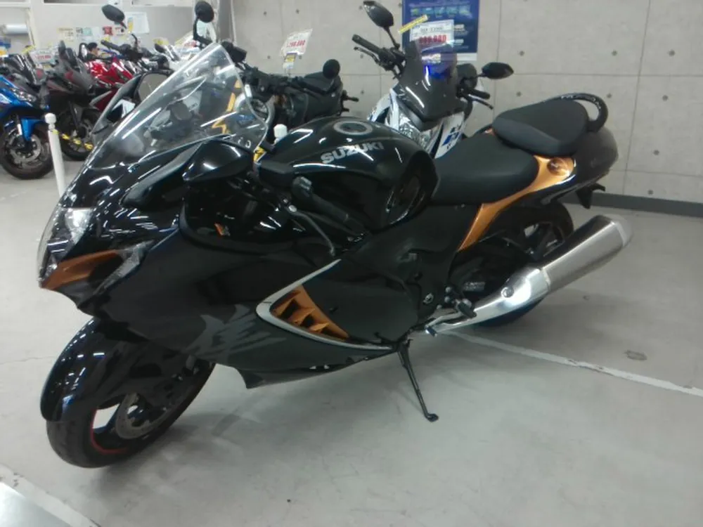 Suzuki Hayabusa 2021, black / gold, фото 2