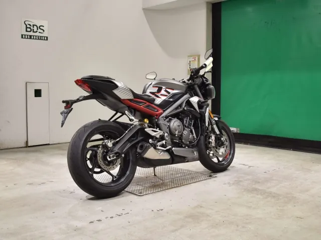 Triumph Street Triple RS 2021, серый, фото 5