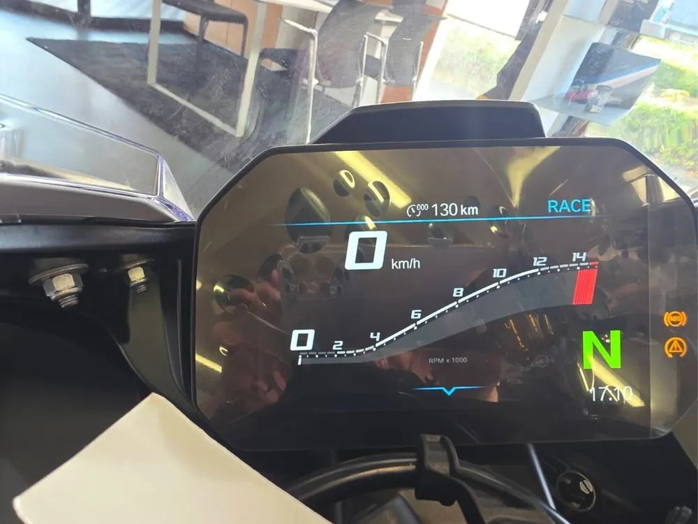 BMW S1000Rr 2026, белый, фото 3