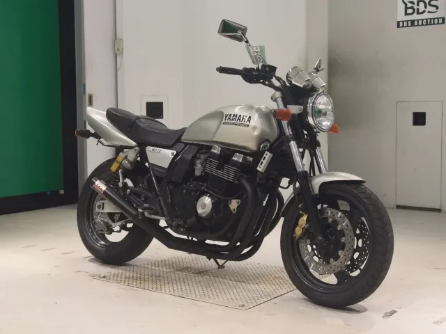 Yamaha XJR400R 1995, серебристый, фото 3