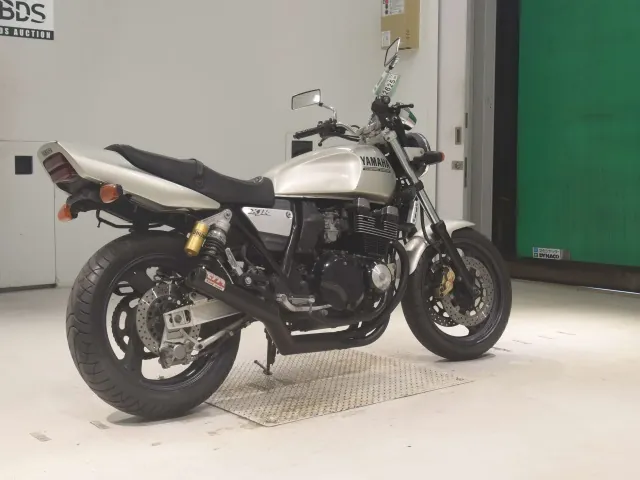 Yamaha XJR400R 1995, серебристый, фото 5