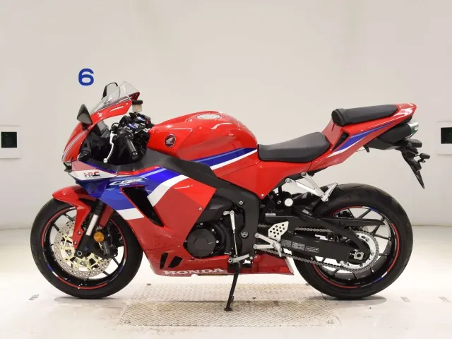 Honda CBR600RR 2025, красный, фото 2