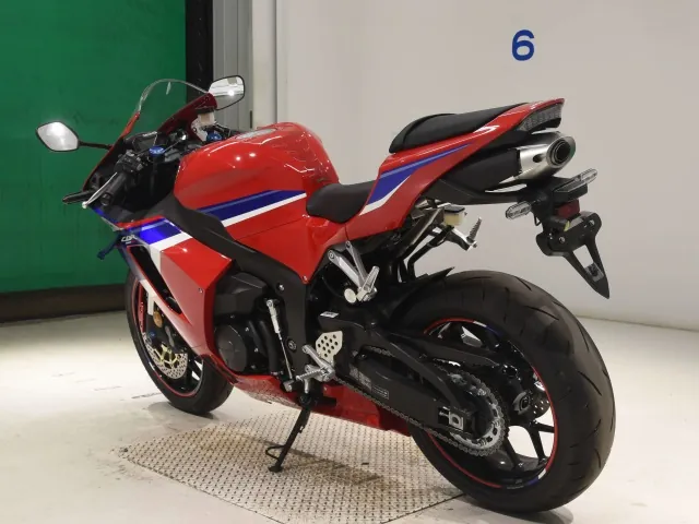 Honda CBR600RR 2025, красный, фото 6