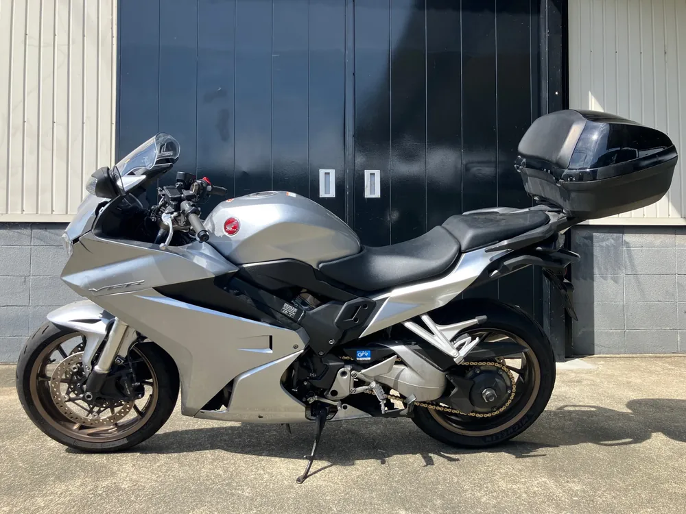 Honda VFR800F 2017, серебристый, фото 2