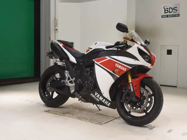 Yamaha YZF-R1 2011, white | red, фото 3
