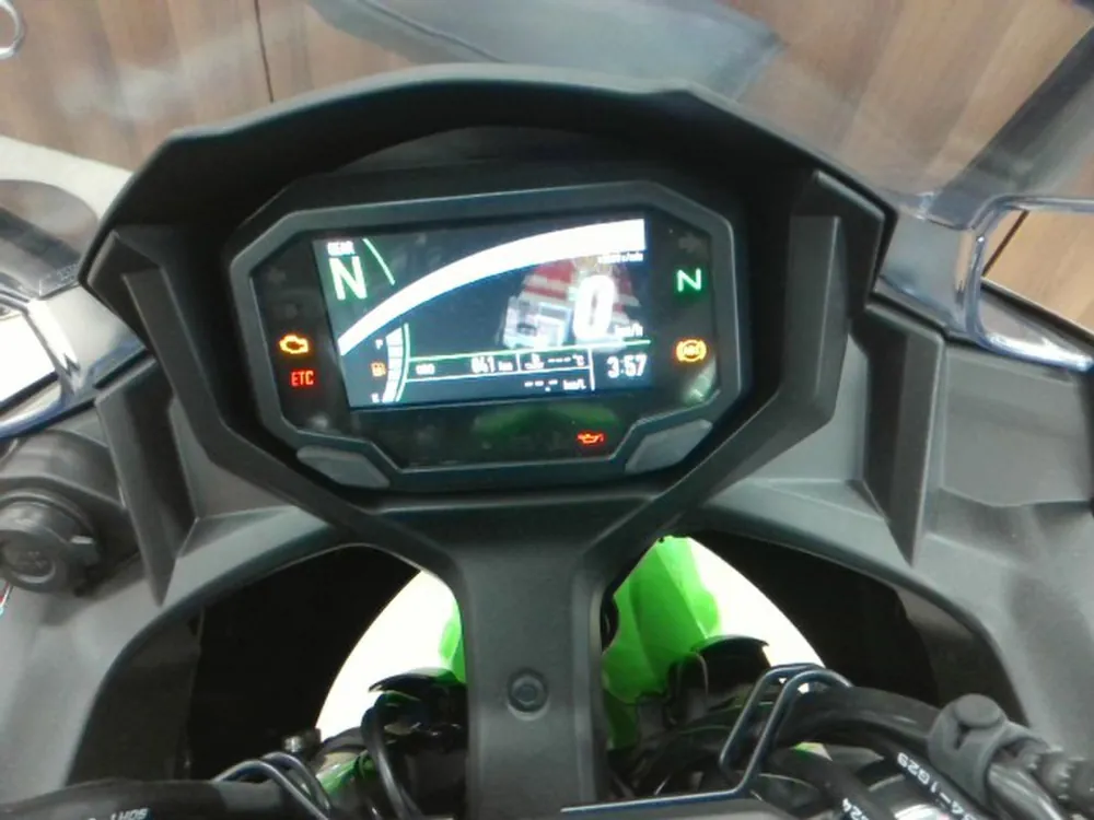 Kawasaki Ninja650A 2022, black / lime, фото 3